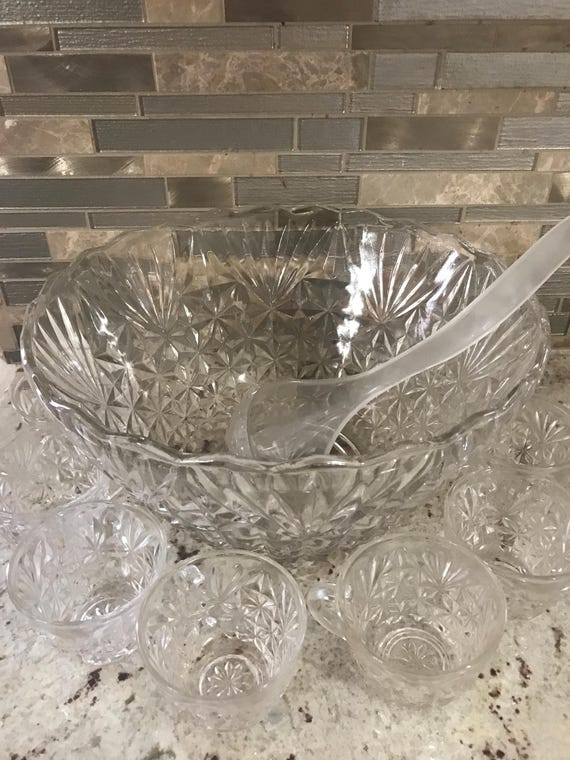 Anchor Hocking Arlington Clear Glass Punch Bowl Eight Matching