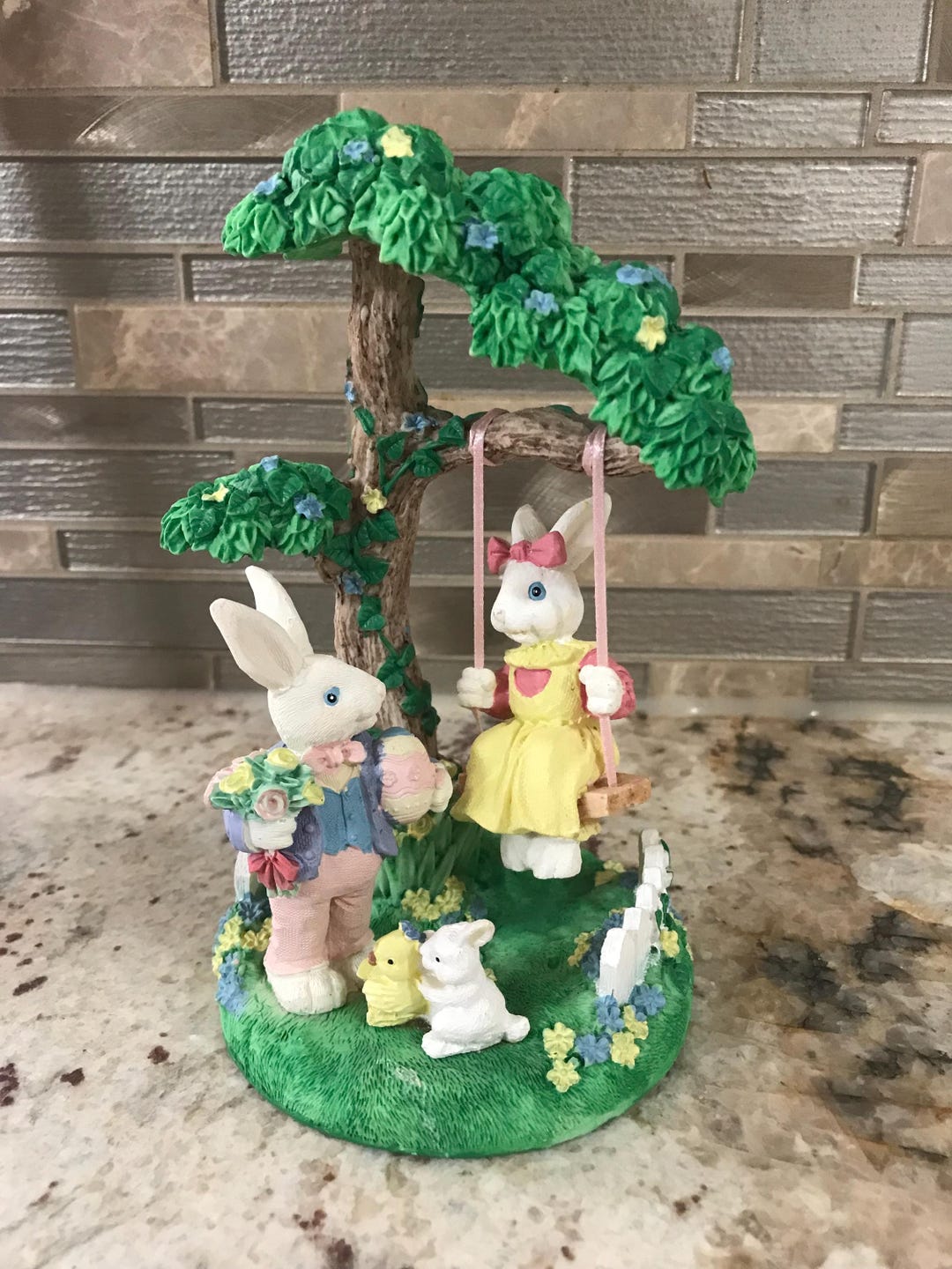 リメイク鉢　常滑焼き　8号 Rabbit Family in Tree Bunny Rabbits Swinging From Tree Resin Hand Crafted by Jaimy