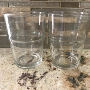 Due bicchieri da ristorante impilabili in vetro spesso e pesante di Crisa Libbey, set da due (5 3/4 pollici di altezza x 3 1/2 pollici di larghezza)