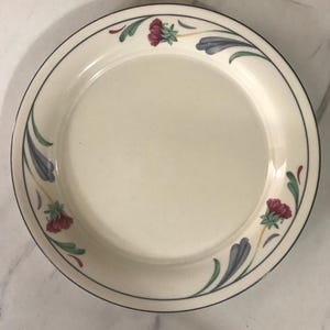 Lenox Hand Painted Poppies On Blue Rim Cream Porcelain Round Small Salad Dessert Plate (8 1/4 Inches).