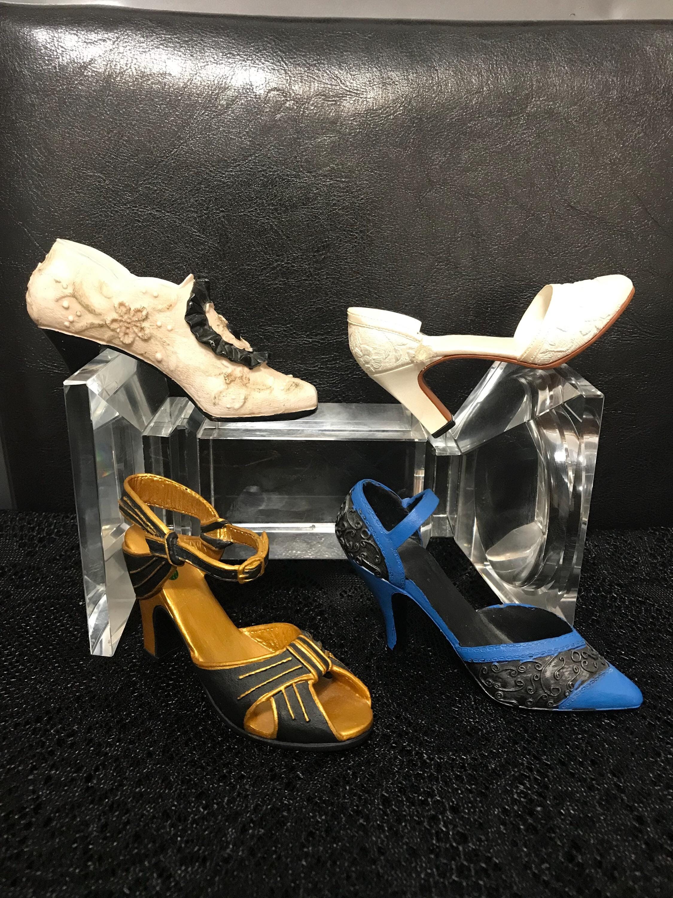 まとめ売り　Deck the Heels ミニチュア2点 4 Collectible Miniature 1999 Ceramic Three Just the Right Shoe and