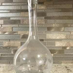 Etched Floral Wine Whiskey Liquor Holder Round Bottom Glass Decanter With Glass Stopper Collectible Vintage Decor (15 1/2 Inches H’)