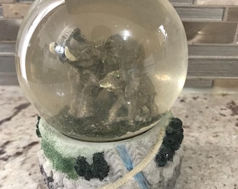 Mutter und Baby Elefant Schneeball mit verzierter Rocky Design Spieluhr spielen geboren frei Sammler Dekor (5 1/4 Zoll)