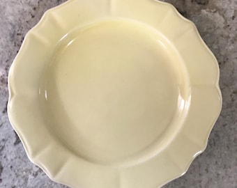 Plato de ensalada coleccionable decorativo Portugal CMG amarillo, hecho a mano, con borde festoneado (23 cm)