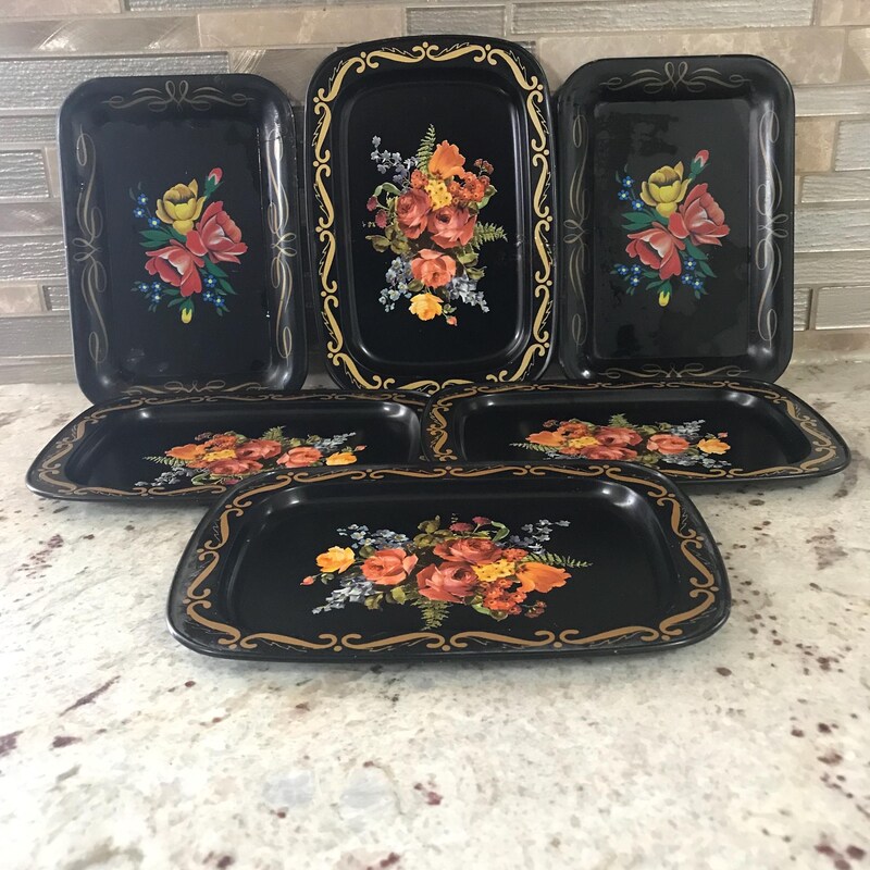 Metal Floral Printed Decorative Tiered Tray (2 Colors)