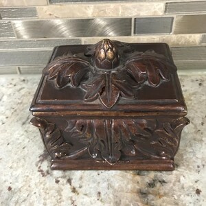 Hand Crafted Floral Foliage Designs With Brass Finial Ceramic Trinket Jewelry Box Collectible Container Decor (4 Inches H’ X 5 Inches L’)