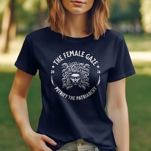 Camiseta feminista Medusa, camisa de mirada femenina empoderadora, petrificar el top patriarcado, derechos de las mujeres activistas imagen 3