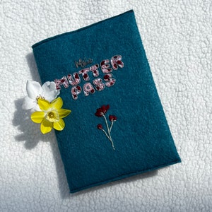 Housse de protection pour carnet de maternité, housse de protection pour carnet de maternité en feutre, brodée à la main, fait main, motif floral