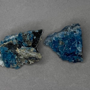 Morceau fluorite bleue cubique pierre semi precieuse