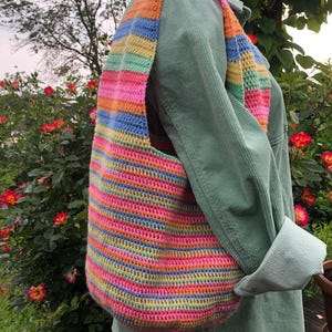 Hobo Bag-Häkeltasche bunt-Häkelbeutel-Einkaufstasche-Schultertasche-Handarbeit-Damentasche-Umhängetasche-großer Shopper-Geschenkidee-Candy