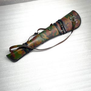 33  inches Camouflage UV‑Printed Leather Rifle Scabbard – Faux Shearling Lined, Chrome Fittings & Shoulder Strap for Lever‑Action Hunters