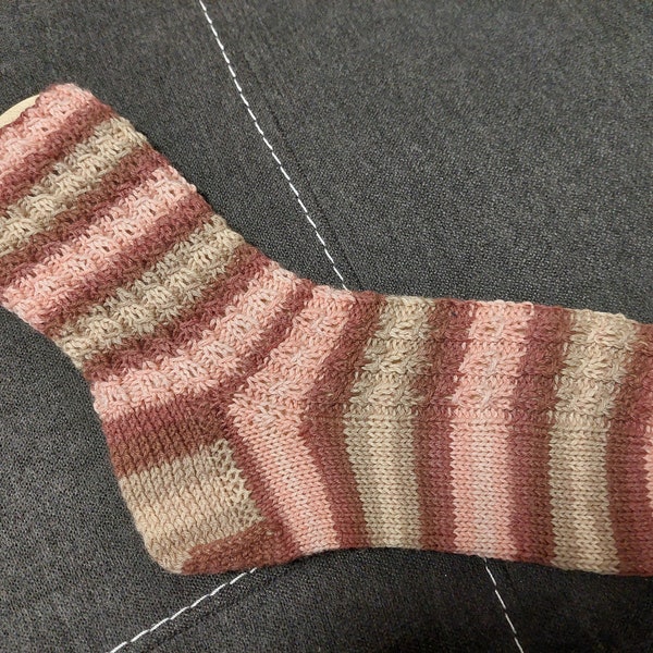 Handgestrickte Socken Größe 38/39 mit Muster