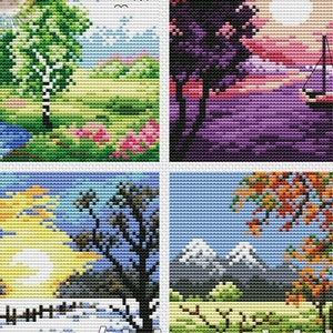 Può includere: Quattro ricami a punto croce che rappresentano le quattro stagioni: primavera con un albero verde e un ruscello blu, estate con un cielo viola e una barca a vela, autunno con un cielo giallo e un albero marrone, e inverno con una catena montuosa innevata e un albero rosso.