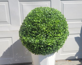 Artificial Plant Topiary Ball Boxwood Ball Wedding Decor, Green, 18-Inches