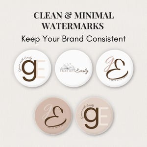 以下が含まれることがあります： CLEAN & MINIMAL WATERMARKS Keep Your Brand Consistentというテキストが記載された5つの円形デジタル透かし。デザインには、gEの文字、開いた本とgrace with emilyのテキストのアイコン、gEの文字のスタイリッシュなスクリプトモノグラムが含まれています。