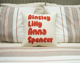 Personalisieren Sie Name Punch Needle Kissen, individuell gesticktes Kissen, Lendenkissen für Zimmer, personalisiertes Geschenk, Kinderzimmerdekor, neues Babygeschenk