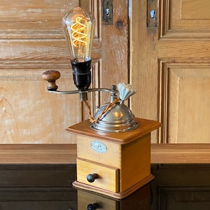 Coffee grinder upcycling table lamp LED dimmable