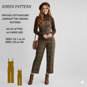Peut inclure: Une femme porte une combinaison à carreaux marron, un béret assorti et un haut à manches longues marron. La combinaison a un col carré et des jambes larges. Le texte sur l'image indique "KAREN PATTERN" et "VINTAGE COTTAGECORE JUMPSUIT PDF SEWING PATTERN".