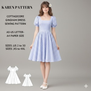 Puede incluir: Una mujer con un vestido de cuadros azul y blanco con escote cuadrado y mangas abullonadas. El vestido es un patrón de costura de vestido de cuadros Cottagecore. El texto de la imagen dice "KAREN PATTERN" y "SIZES ;US 2 to 30, SIZES ;XS to 4XL".