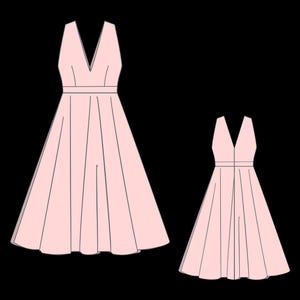 Op de afbeelding: Twee lichtroze jurken met een V-hals en een getailleerde taille. De grotere jurk heeft een volle rok, terwijl de kleinere jurk een kortere, uitlopende rok heeft. Beide jurken zijn mouwloos en hebben een eenvoudig, elegant ontwerp.