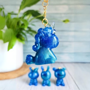 Porte-clés bleu, vache en peluche lapin licorne, cadeaux pour filles, cadeau d'anniversaire, cadeau meilleur ami, accessoires faits main pour porte-clés cartable,