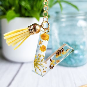 Custom Real Flower Letter Keyring, Initial Alphabet Floral Keychain, Resin handmade Gift for her Birthday Gift Teacher Mom gift Mother day