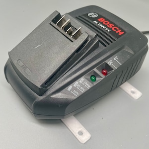 Wall mount bracket Charger Bosch Green (18V) / Wall mount bracket Bosch Green 18V Battery Charger