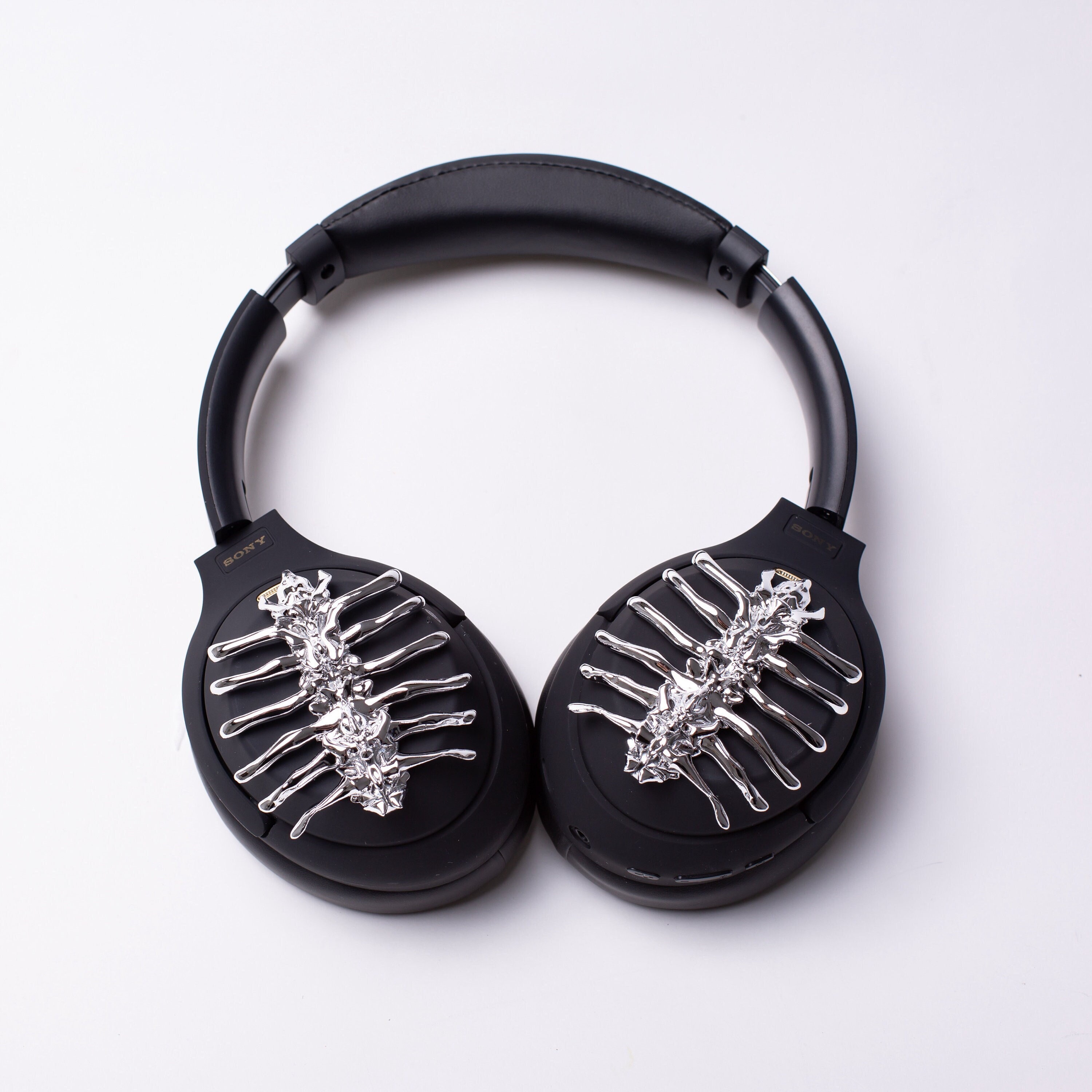 Chrome Spine Headphone Attachment: Sony XM4, XM5, XM6 - Cyberpunk