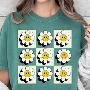 Comfort Colors® Checkered Flowers Shirt Retro Flowers T-Shirt Boho Floral TShirt Gift For Mom Spring T Shirt Trendy Floral Oversized Tee