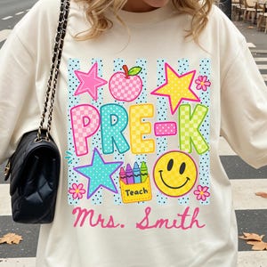 Comfort Color Custom Pre-K Teacher Shirt, Personalized Preschool Teacher Tee, Back To School Gift, PreK Teacher Name Shirt, Teacher Gift imagem 2