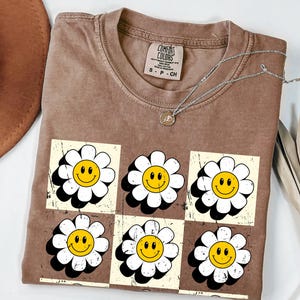 Comfort Colors® Checkered Flowers Shirt Retro Flowers T-Shirt Boho Floral TShirt Gift For Mom Spring T Shirt Trendy Floral Oversized Tee