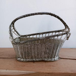 Vintage wine bottle holder