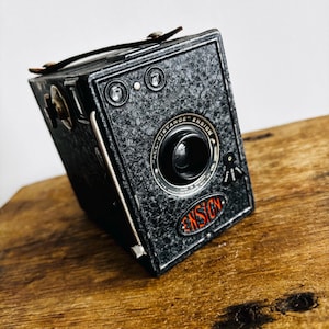 Vintage Ensign Box Camera | 1920s British Medium Format | Art Deco Design | Collectible Photography Equipment