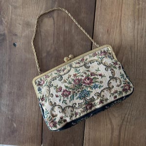 petit sac à main noir vintage | sac à main classique élégant pour femme | accessoire rétro intemporel