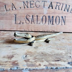 Brass Crocodile Nutcracker | 17cm Vintage Brass Nut Cracker | Animal Shaped Home Decor | Whimsical Kitchen Tool | Collectible Brass Piece