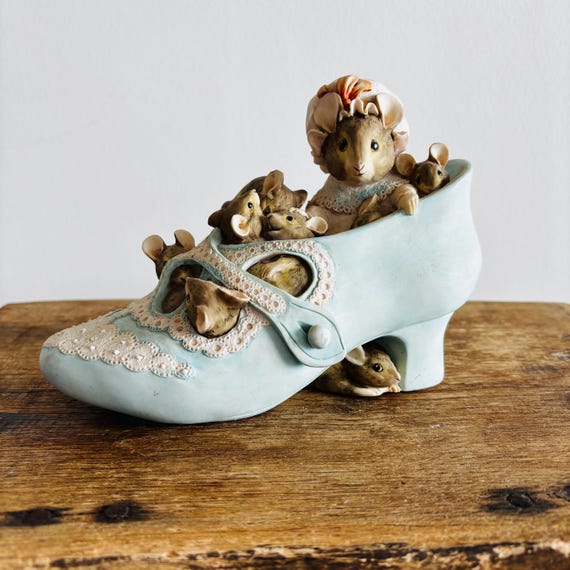 彫刻・オブジェ Beatrix potter antique objet Vintage Beatrix Potter Ceramic Money Box: Shoe With Mice, 1994