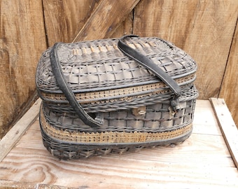 Antique french wicker basket |  farmhouse decor