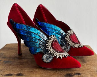Tacones de ante rojo Dolce & Gabbana: Corazón Barroco, talla 5 (EU 38)