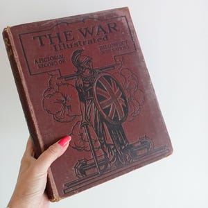 The war illustrated volume 2 | vintage book with 037 illustrations | fleetway house | amalgamated press | military history