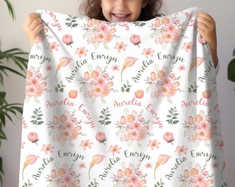 Mädchen Blumen personalisierte Decke, Blush Lilie benutzerdefinierte Name Decke, Kleinkind Geschenk, Blumen Babypartygeschenk, Blumenkindergarten, neue Mutter Geschenk