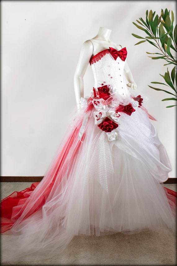 Queen of hearts wedding dress discount