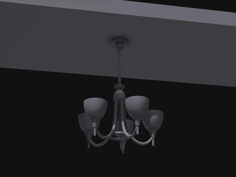 Op de afbeelding: Een grijze kroonluchter met vijf lichtarmaturen. De kroonluchter hangt aan het plafond en heeft een klassiek ontwerp. De lichtarmaturen hebben de vorm van omgekeerde kegels.