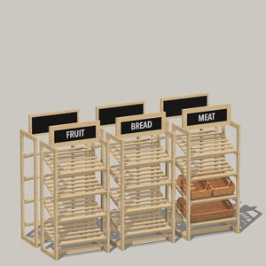Könnte beinhalten: Vier Holz-Präsentationsständer mit schwarzen Schiefertafeln. Die Schilder zeigen "Obst", "Brot", "Fleisch" und ein leeres Schild. Jeder Ständer hat vier Regale und ist mit Holzlatten gefüllt. Der Ständer mit der Aufschrift "Fleisch" hat einen Weidenkorb auf der untersten Ablage.