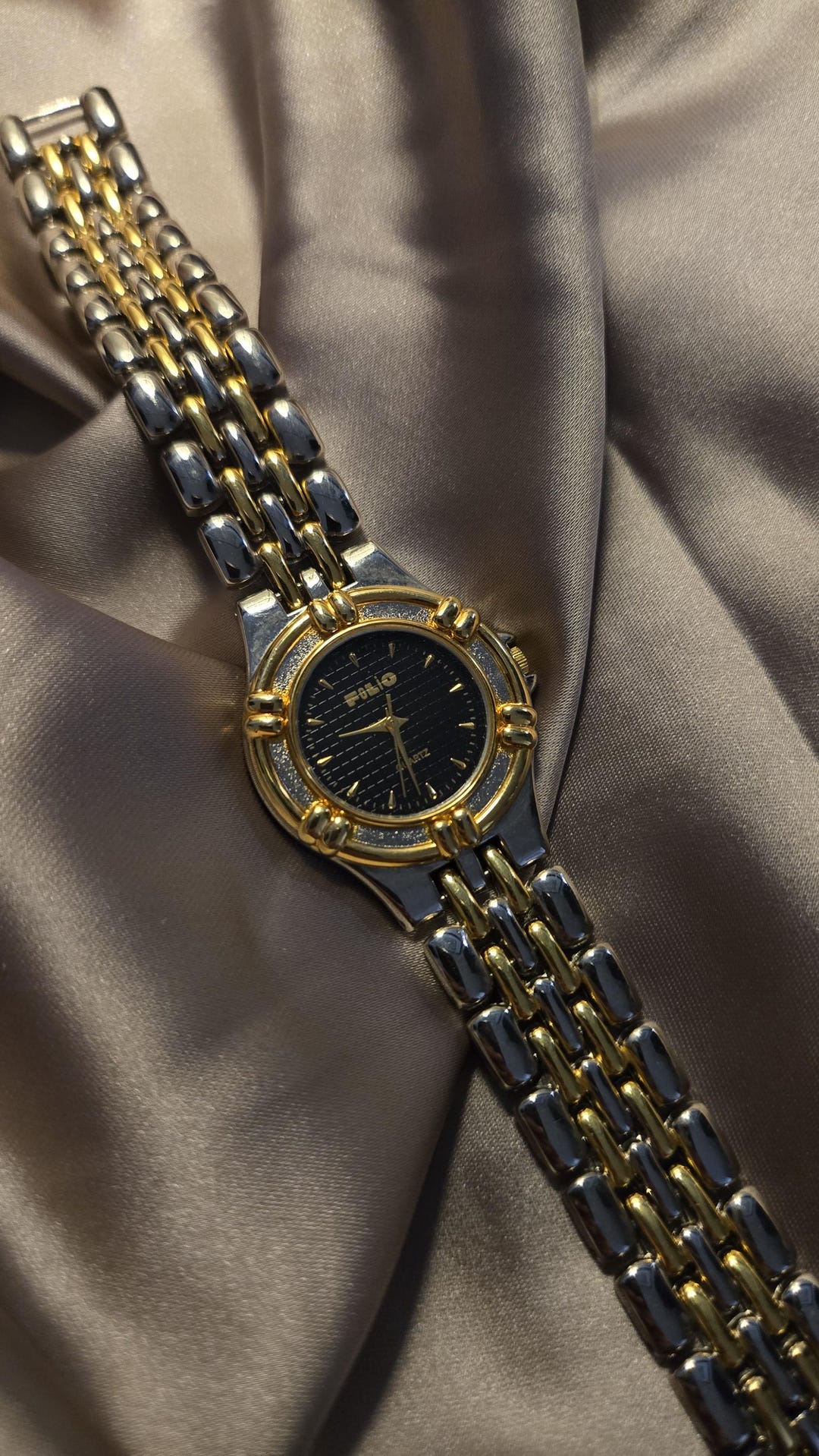 Vintage Folio Watch, Two-tone With Black Dial - Etsy display picture 1