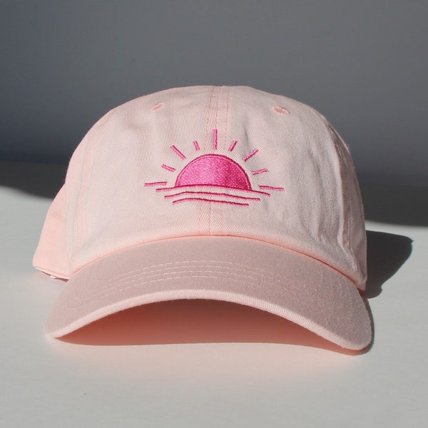 Casquette coucher de soleil brodée, 100% coton de couleur rose, mixte et souple, taille unique ajustable