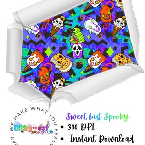 Puede incluir: Un diseño digital con un patrón repetido de helados temáticos de Halloween. El diseño incluye conos de helado, paletas y sándwiches de galletas con caras de calaveras. El texto dice "Sweet but Spooky", "300 DPI", "Instant Download" y "Hand drawn". El fondo es azul, morado y verde.