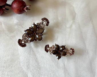 Pinza para el cabello con flor de nácar: detalle de diamantes de imitación, fabricación coreana
