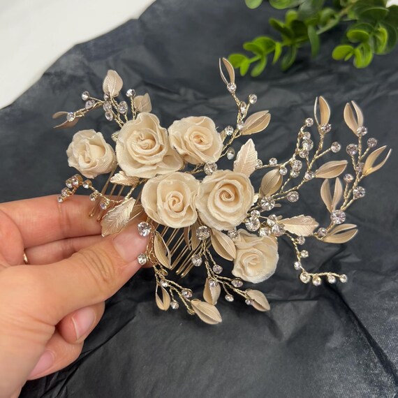 Handmade Ivory Rose Bridal Hair Comb With Crystal  display picture 2