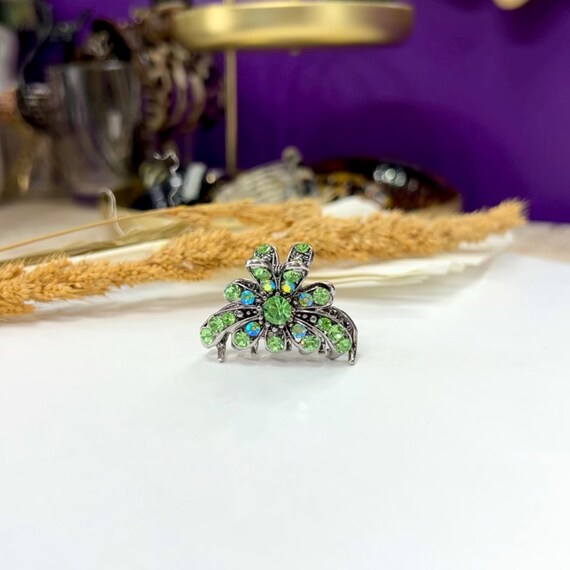 Crystal Flower Hair Claw Clip: Korean Rhinestone Accessory  display picture 2