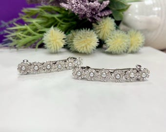 ホワイトラインストーンフラワーヘアクリップ（パール付き）｜2個